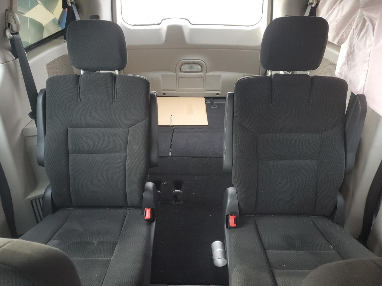 2016 Dodge Caravan - Image 10