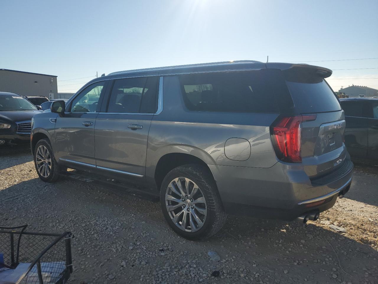 2021 GMC Yukon - Image 2