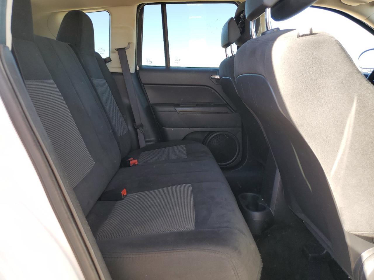 2017 Jeep Compass - Image 11
