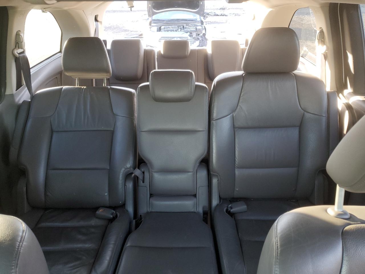 2012 Honda Odyssey - Image 10
