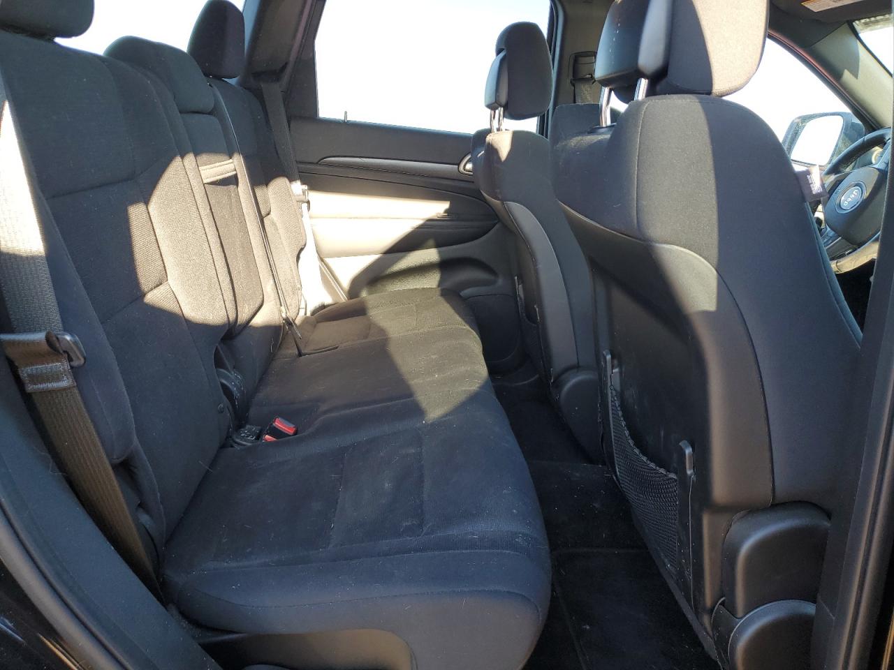 2015 Jeep Grand Cherokee - Image 10