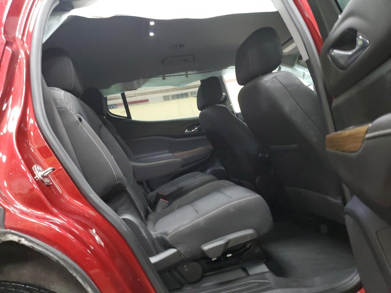 2022 GMC Acadia - Image 11
