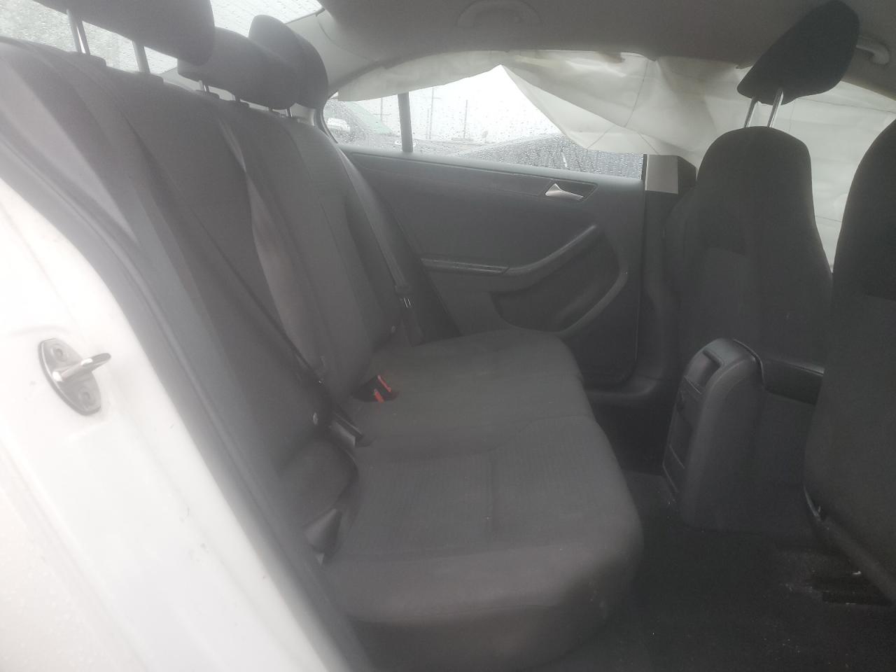 2016 Volkswagen Jetta - Image 10