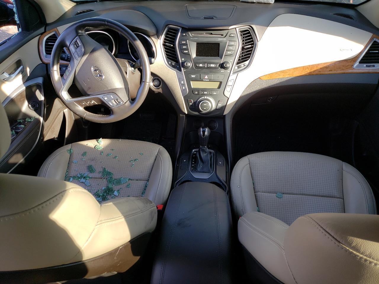 2014 Hyundai Santa Fe - Image 8