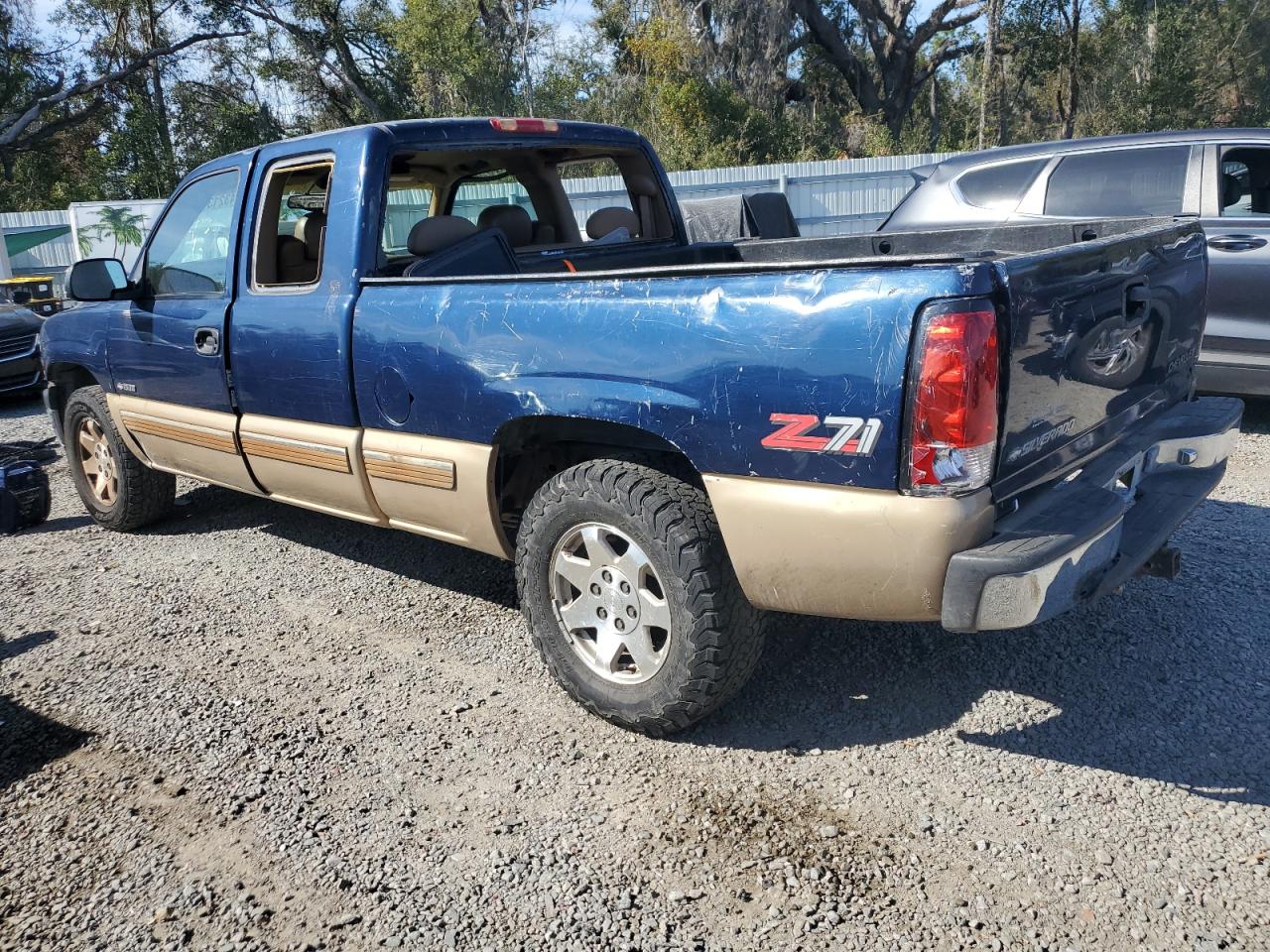 1999 Chevrolet Silverado - Image 2