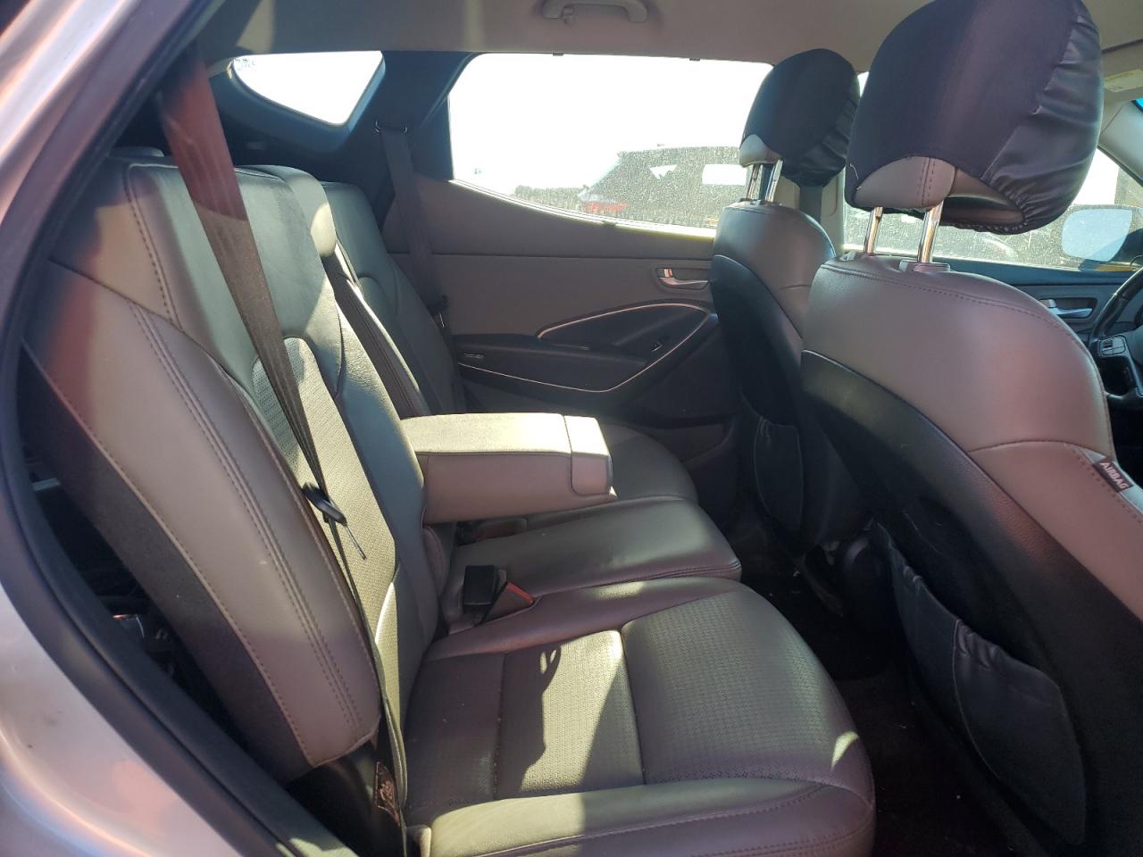 2014 Hyundai Santa Fe - Image 12