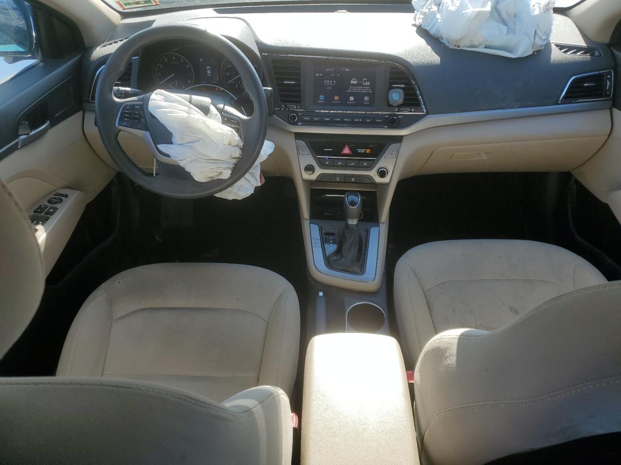 2018 Hyundai Elantra - Image 8