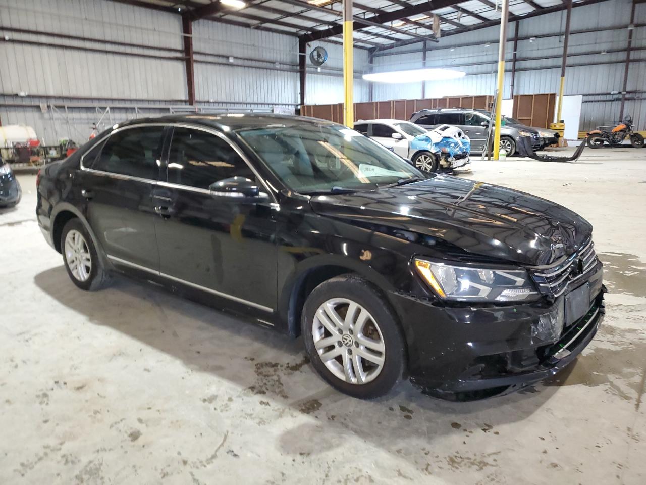 2016 Volkswagen Passat - Image 4