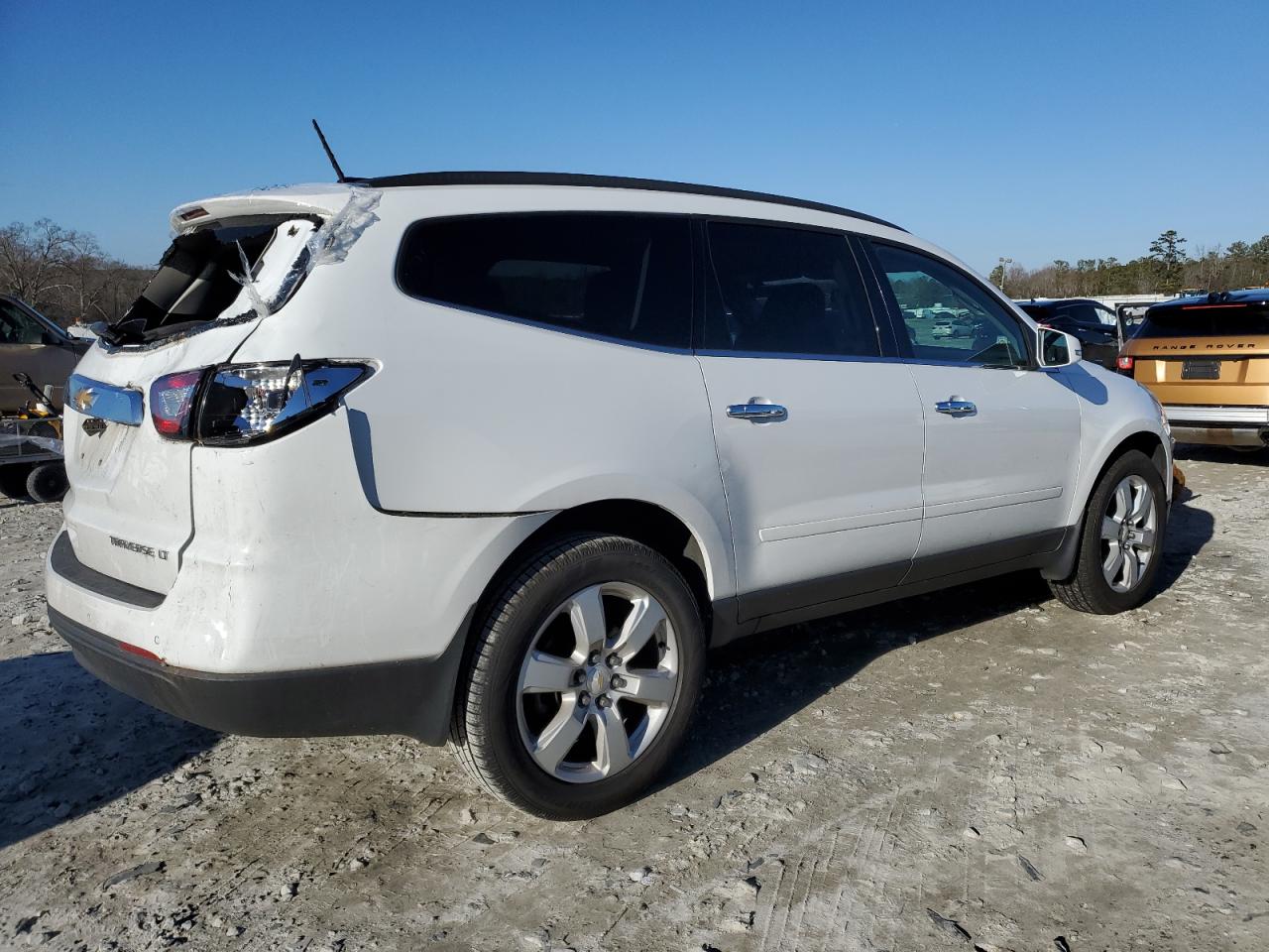 2016 Chevrolet Traverse - Image 3