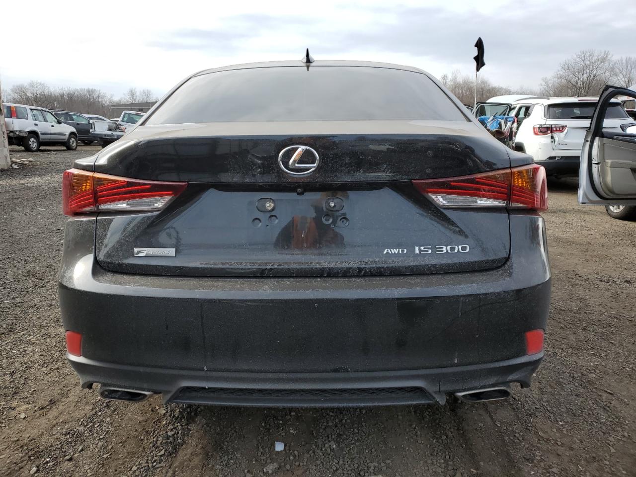 2017 Lexus IS - Image 6