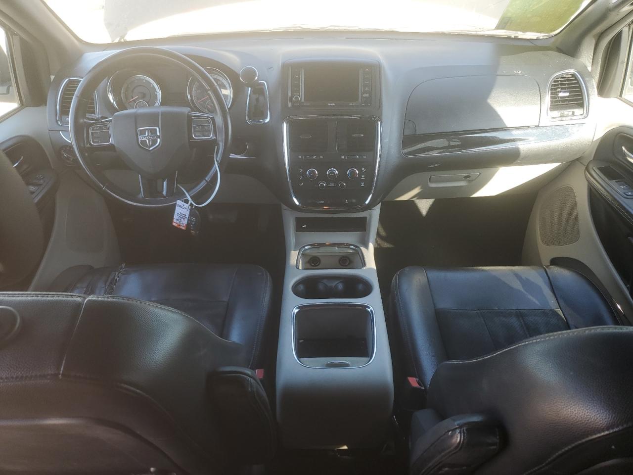 2017 Dodge Caravan - Image 8