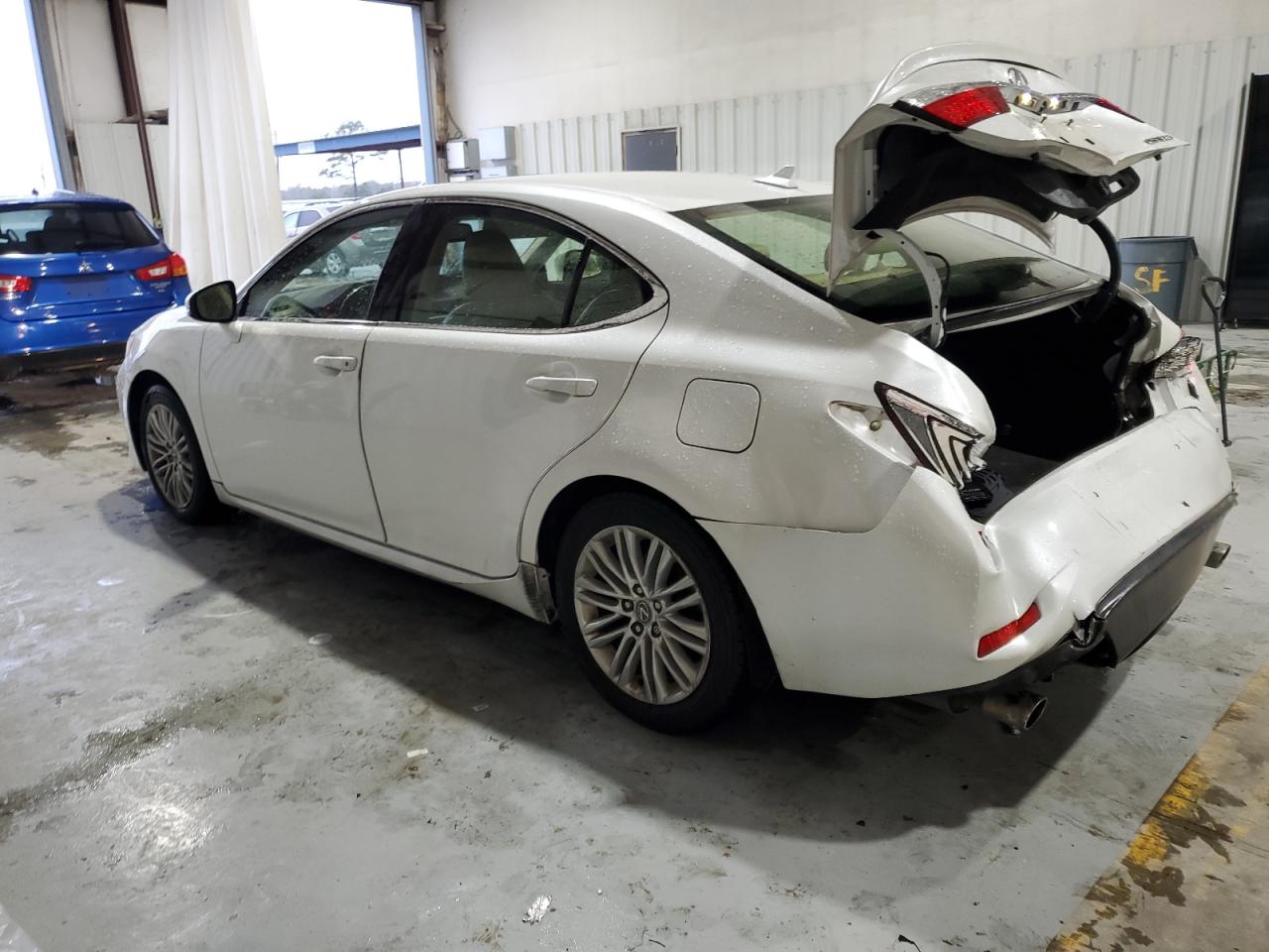 2013 Lexus ES - Image 2
