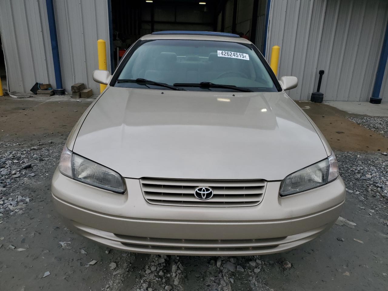 1997 Toyota Camry - Image 5
