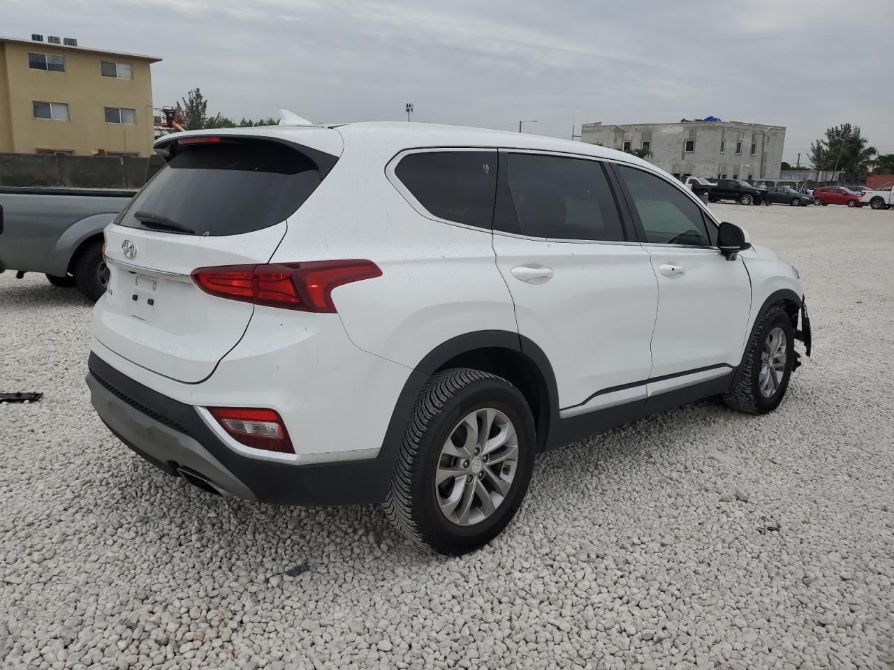 2020 Hyundai Santa Fe - Image 3