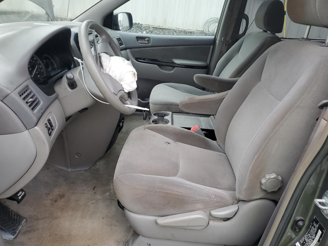 2005 Toyota Sienna - Image 7
