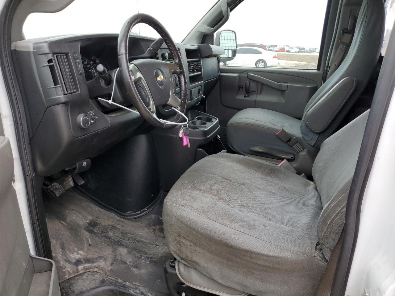 2017 Chevrolet Express - Image 7