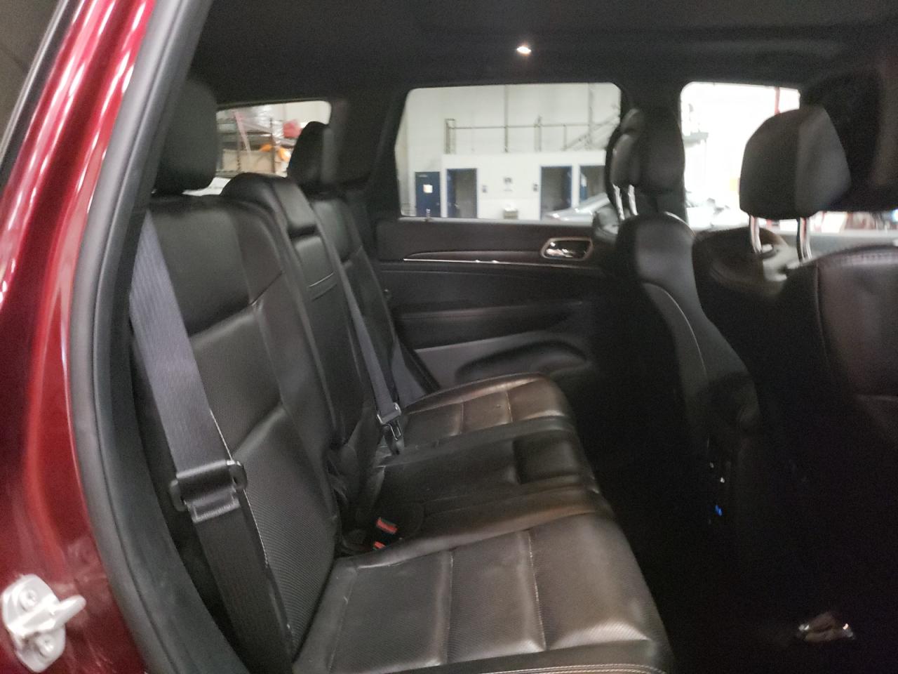 2017 Jeep Grand Cherokee - Image 11