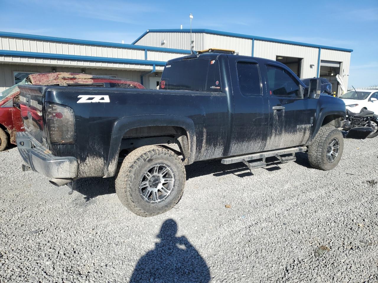2009 Chevrolet Silverado - Image 3