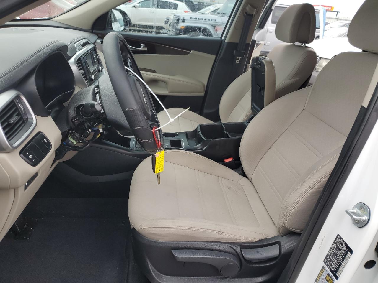 2016 Kia Sorento - Image 7