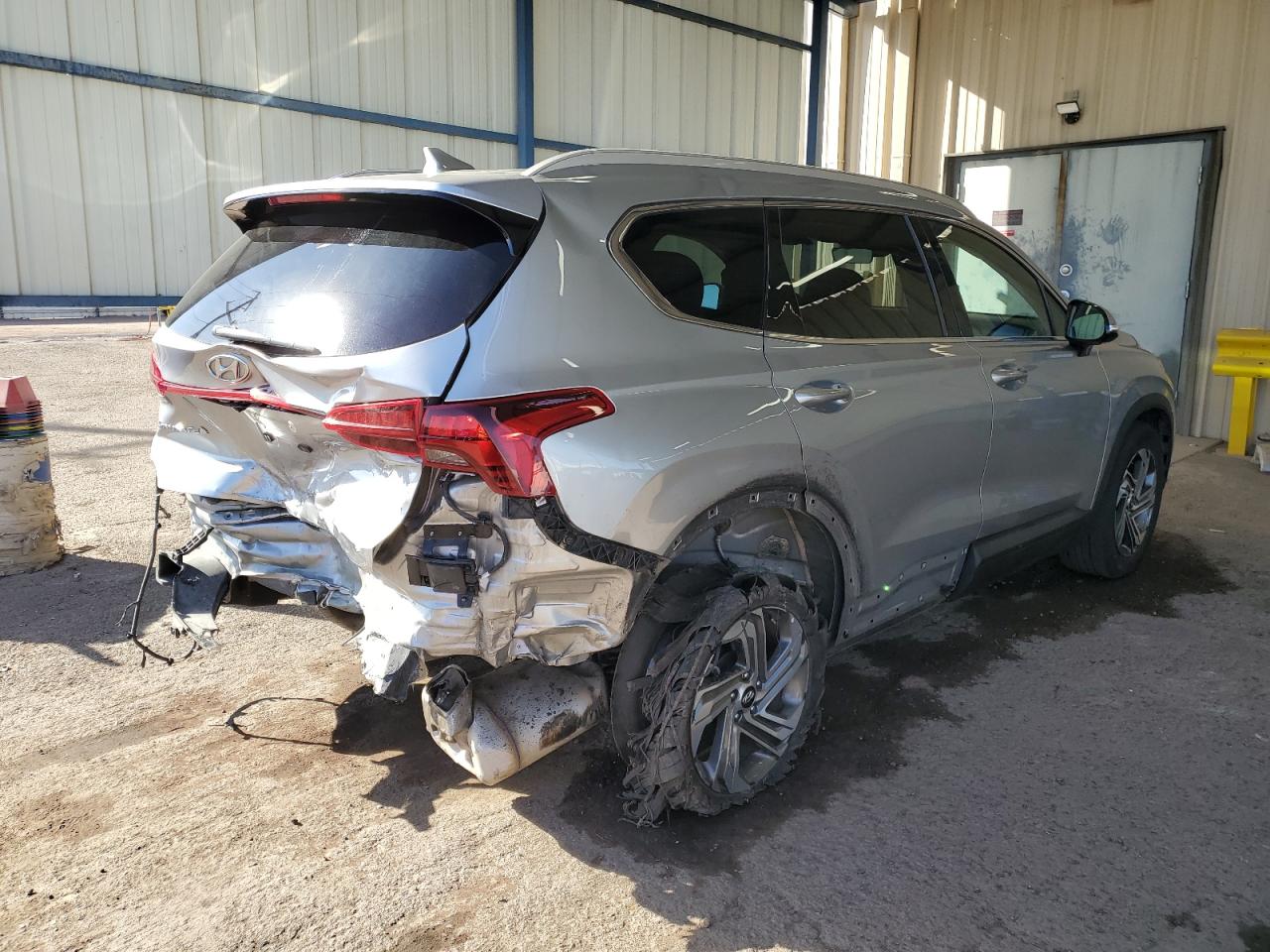 2023 Hyundai Santa Fe - Image 3
