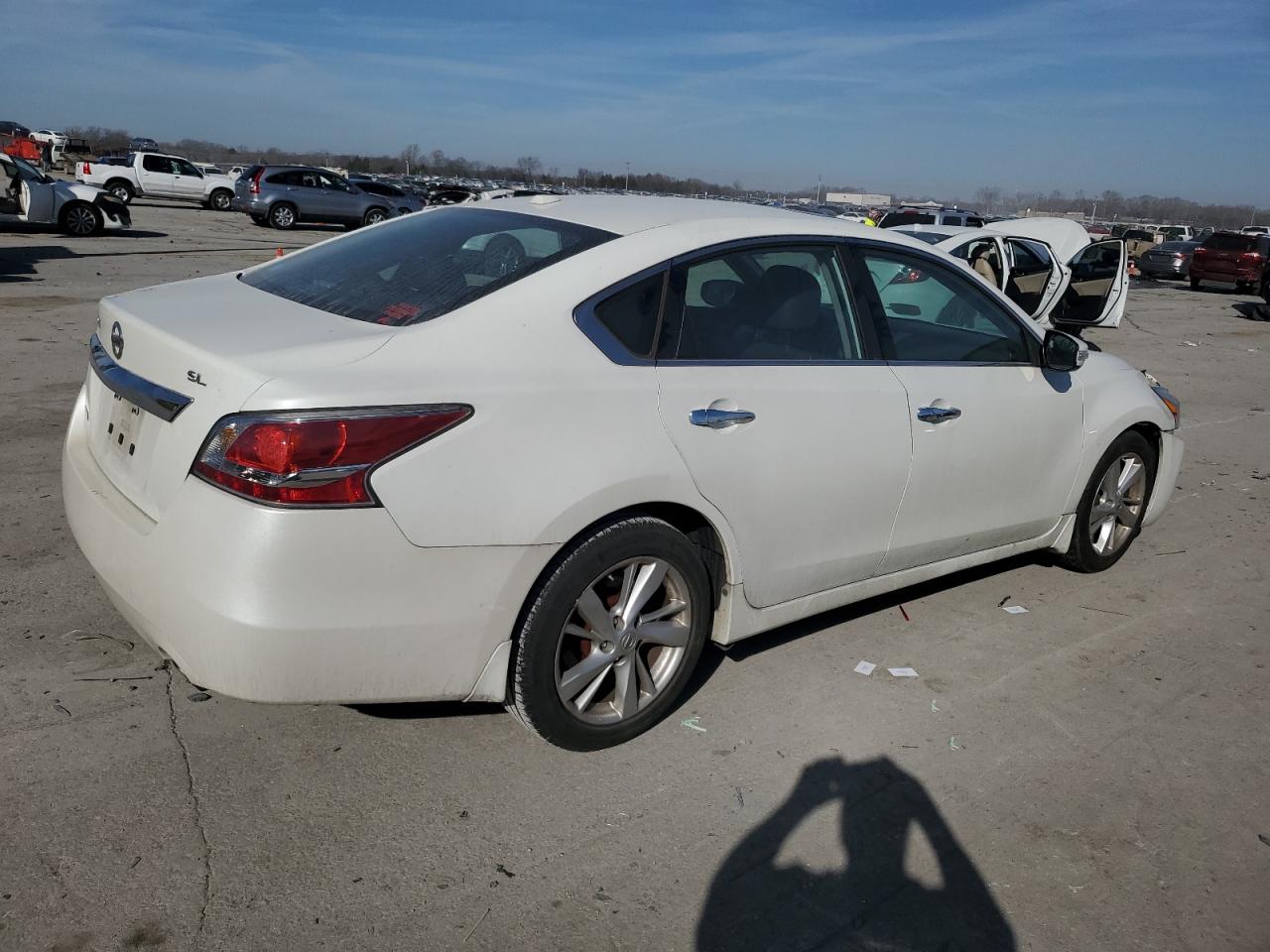 2015 Nissan Altima - Image 3