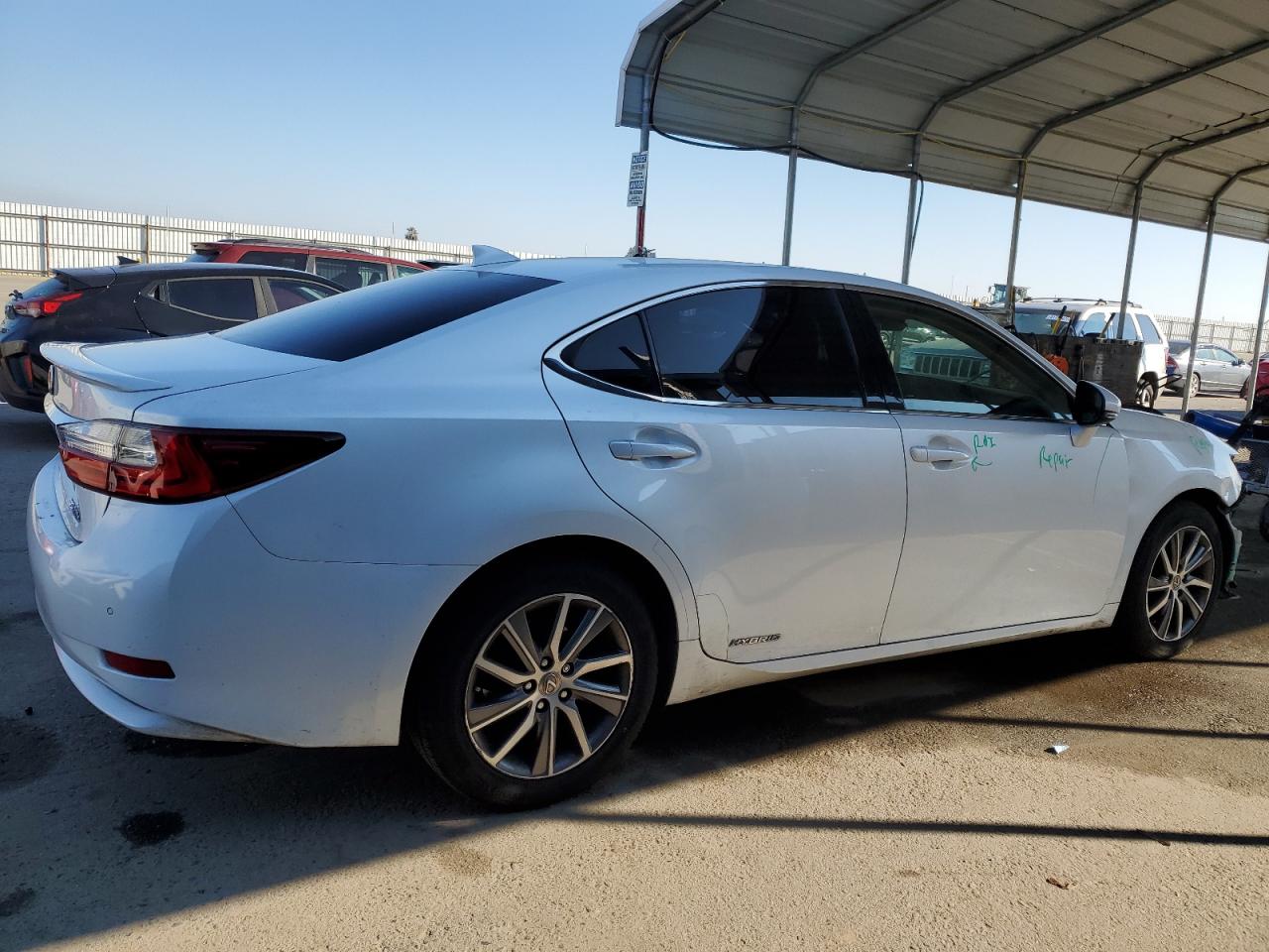 2018 Lexus ES - Image 3