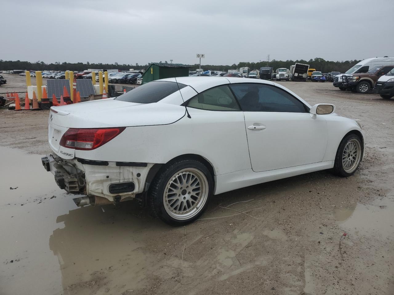 2010 Lexus IS - Image 4