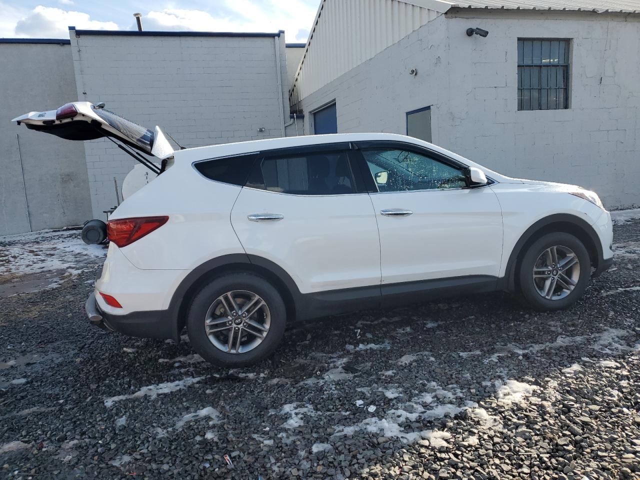 2018 Hyundai Santa Fe - Image 3