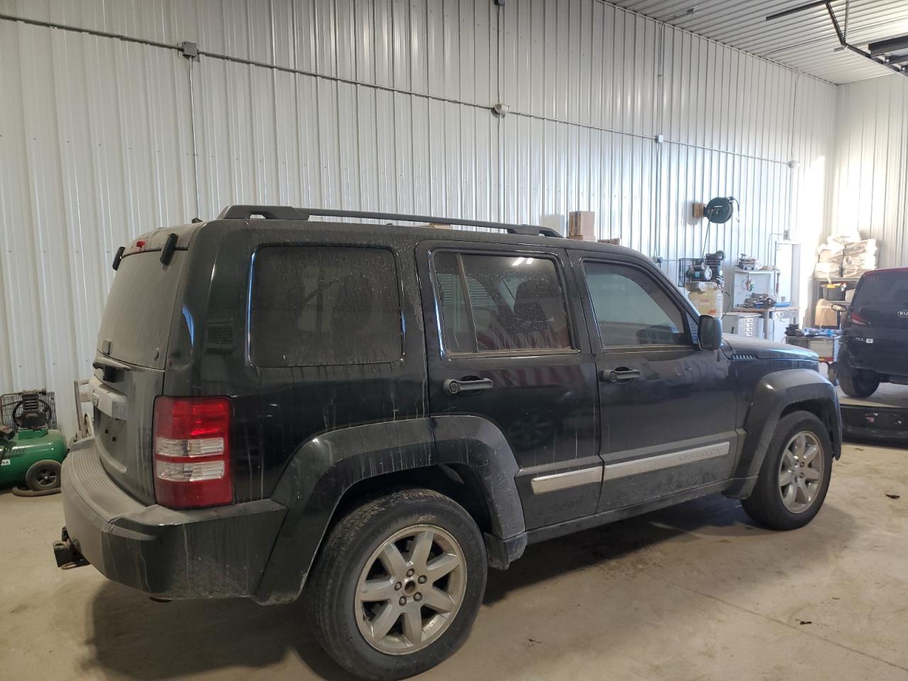 2012 Jeep Liberty (North America) - Image 3