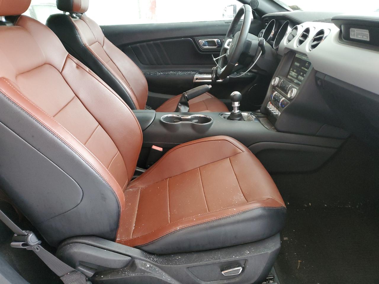 2015 Ford Mustang - Image 11