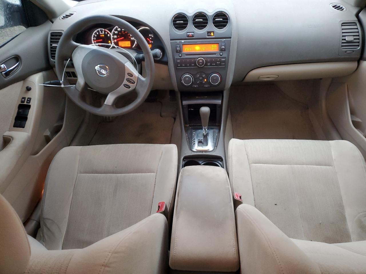 2010 Nissan Altima - Image 8