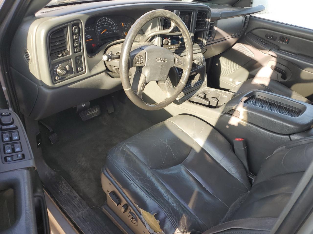 2006 GMC Sierra - Image 8