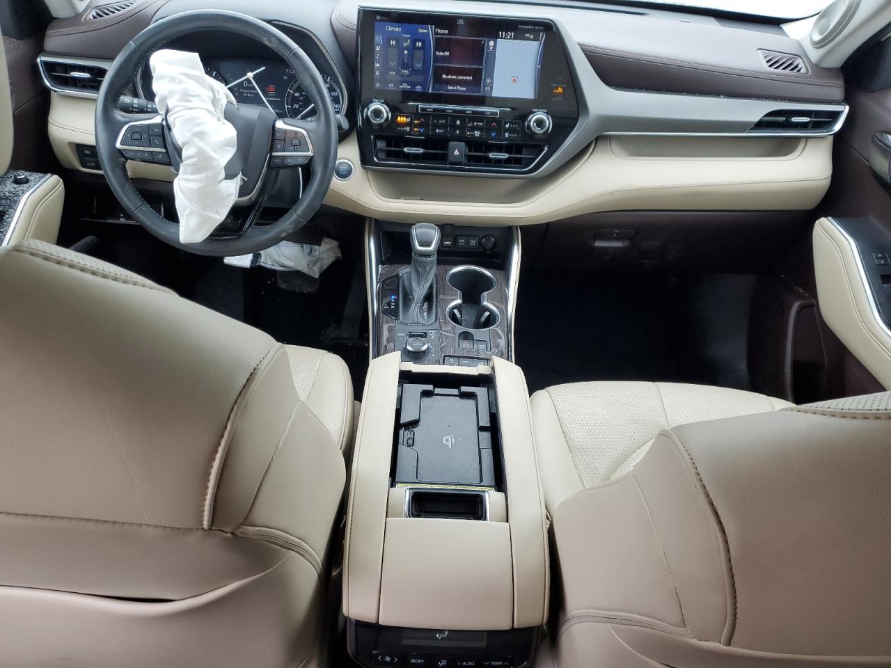 2021 Toyota Highlander - Image 8
