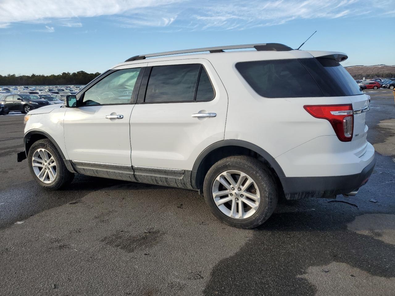 2014 Ford Explorer - Image 2