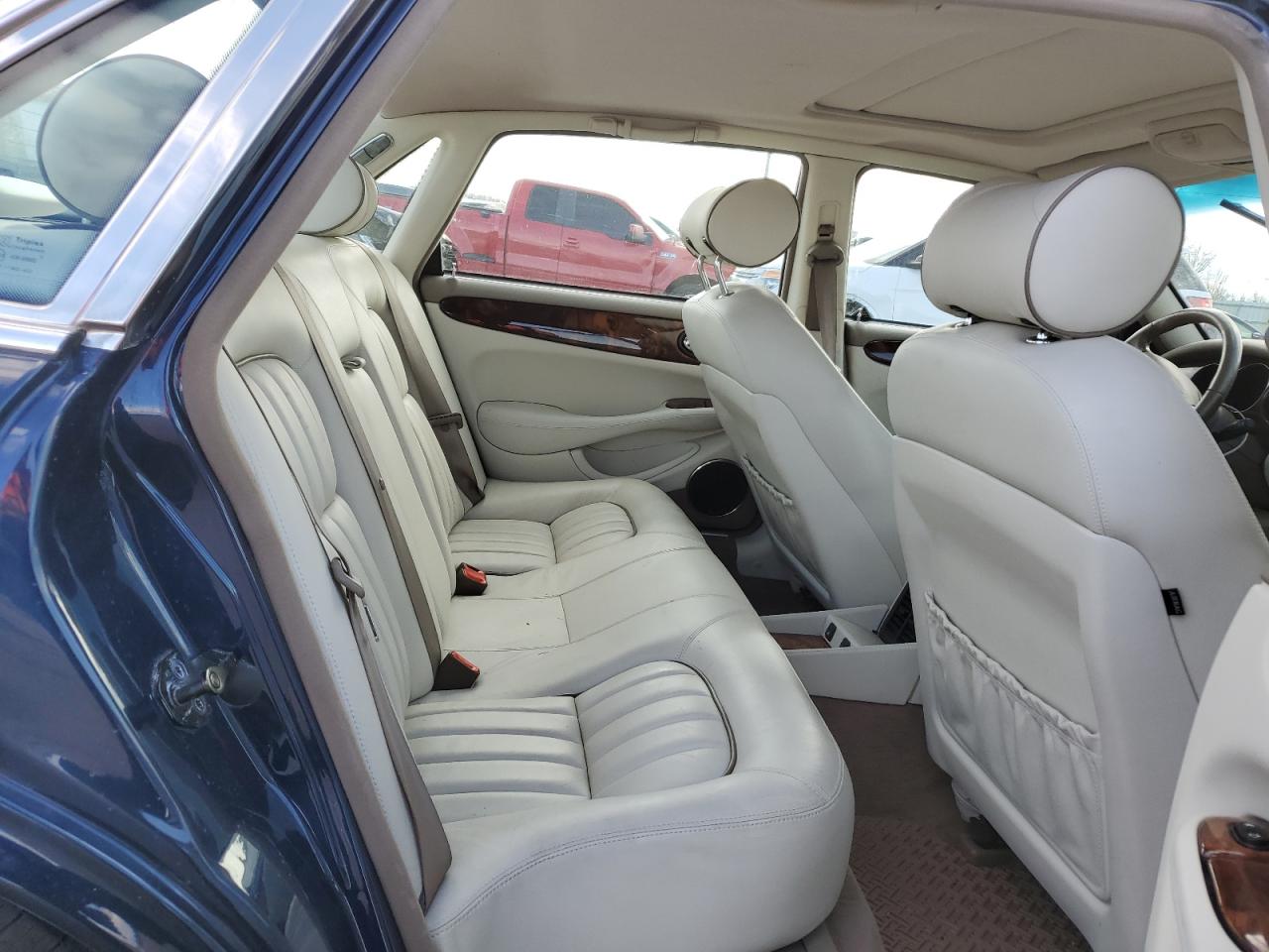 2003 Jaguar XJ - Image 10