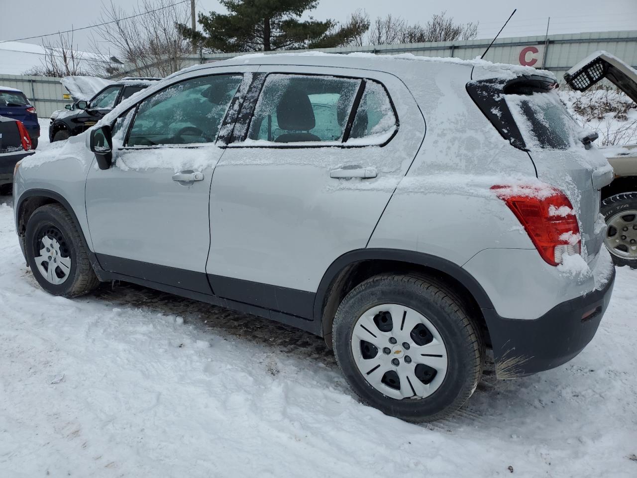 2016 Chevrolet Trax - Image 2