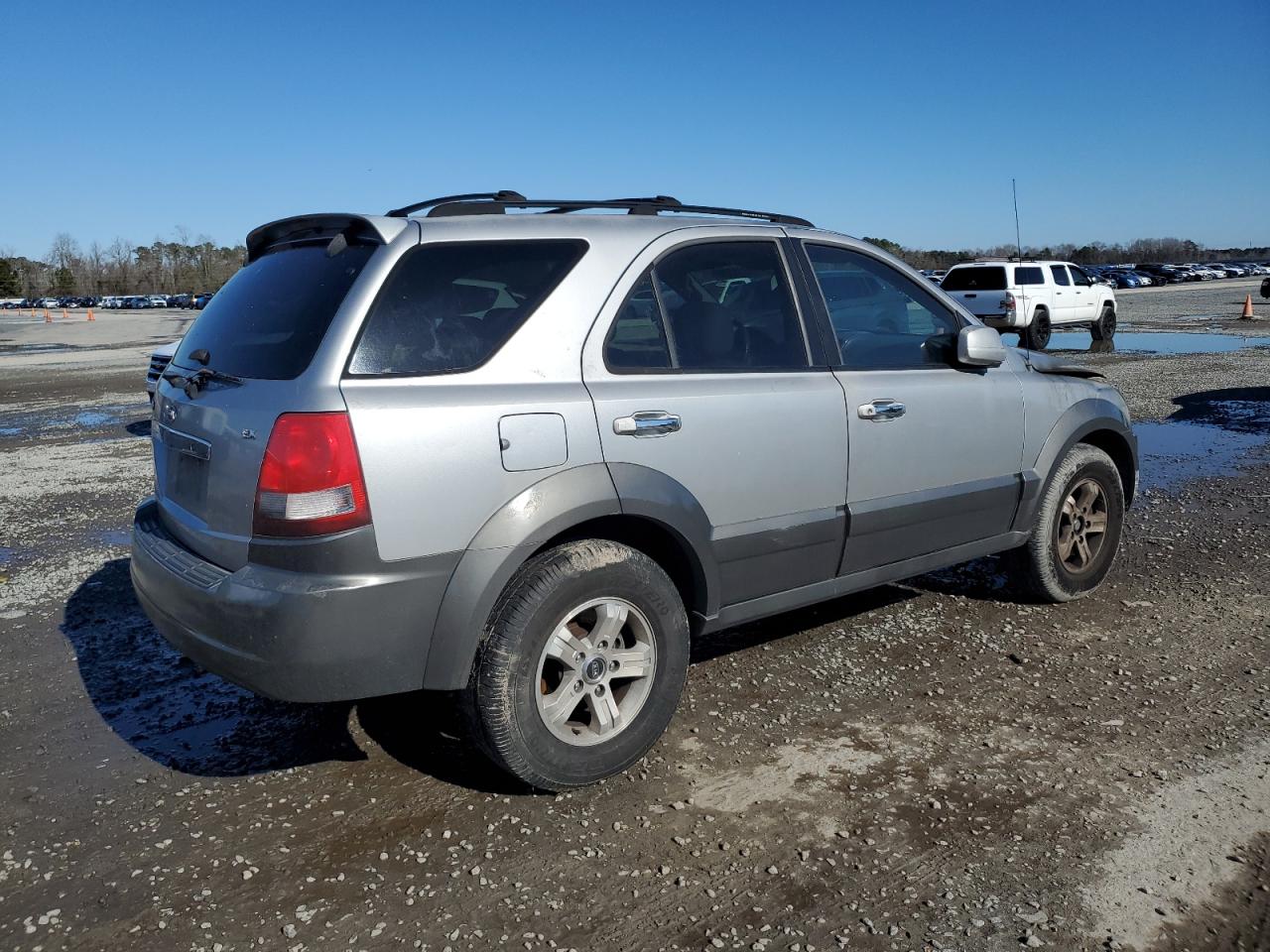 2004 Kia Sorento - Image 3