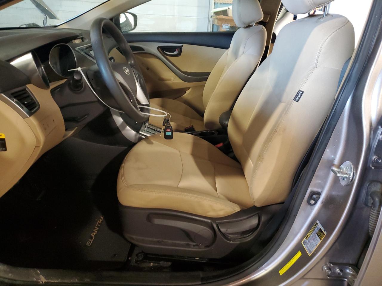 2012 Hyundai Elantra - Image 7