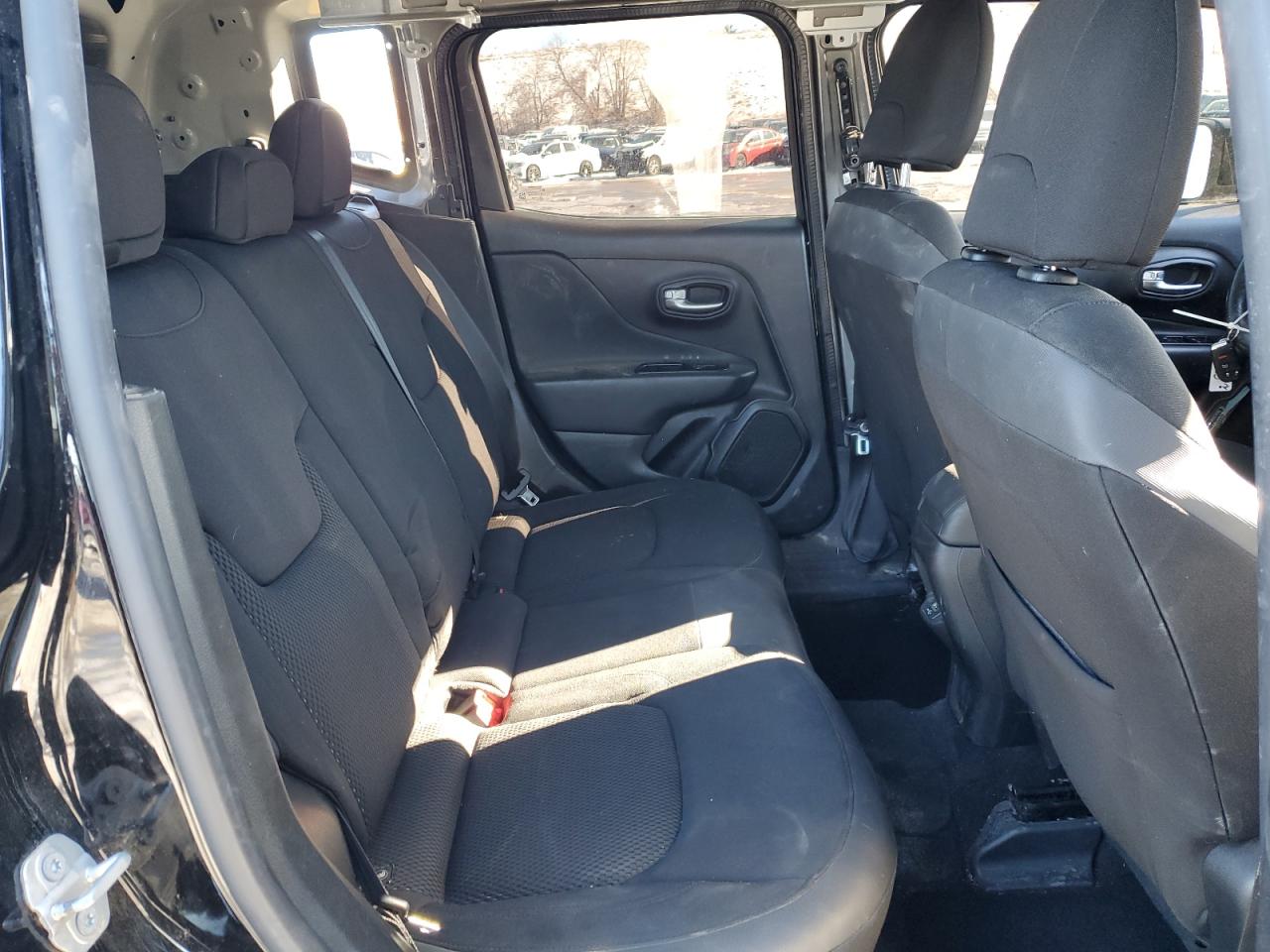 2020 Jeep Renegade - Image 11