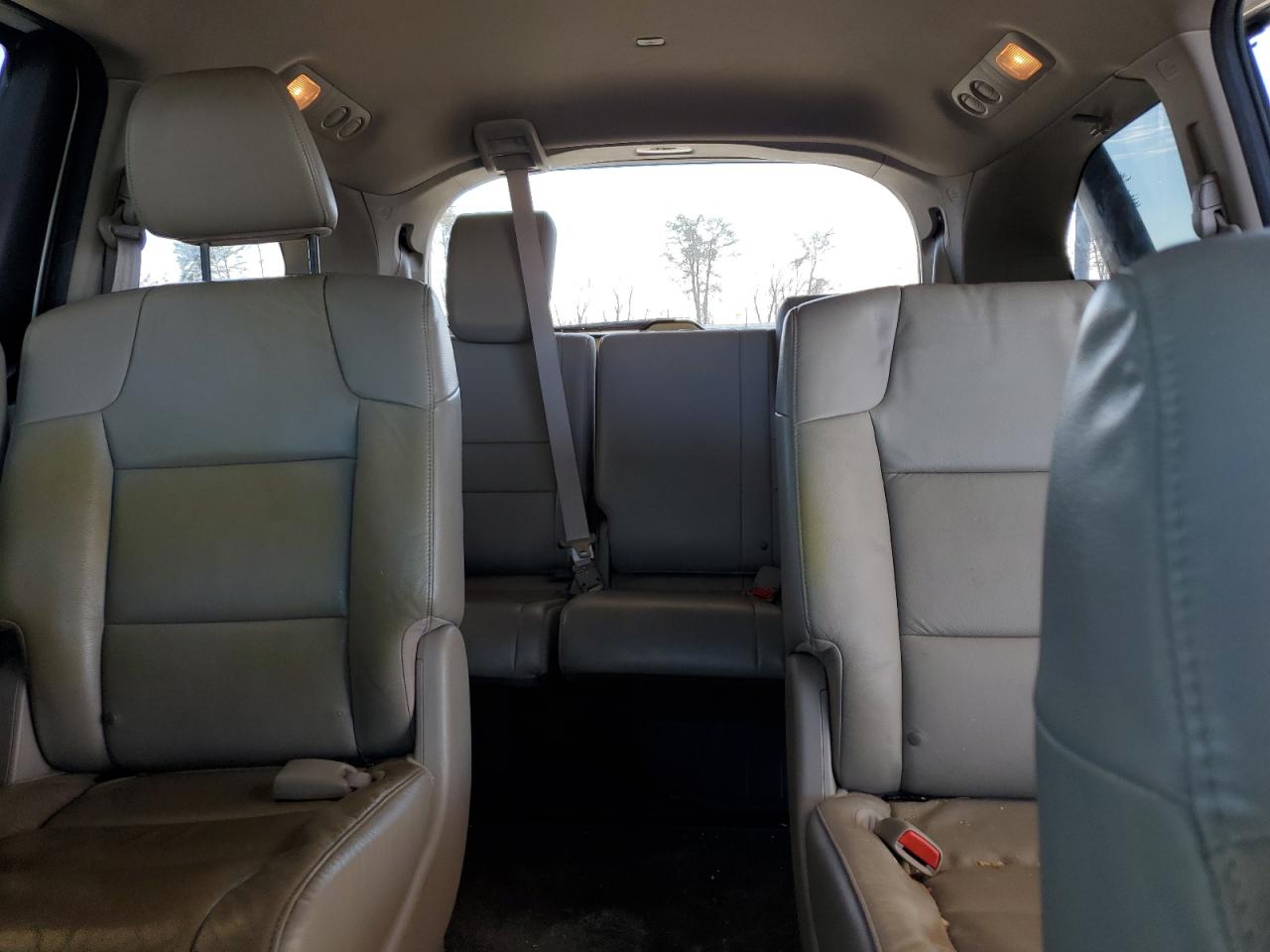 2015 Honda Odyssey - Image 10