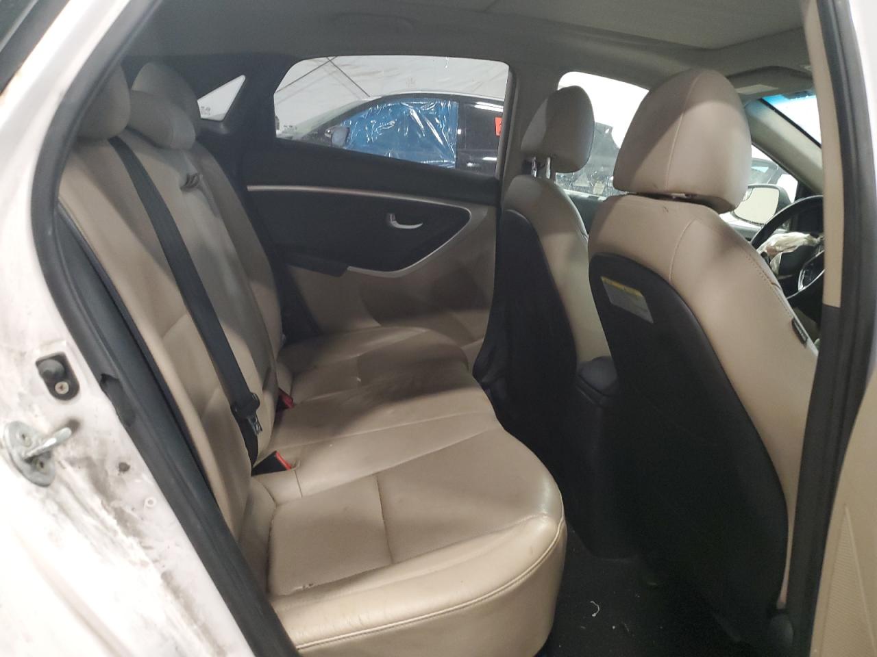 2014 Hyundai Elantra - Image 10