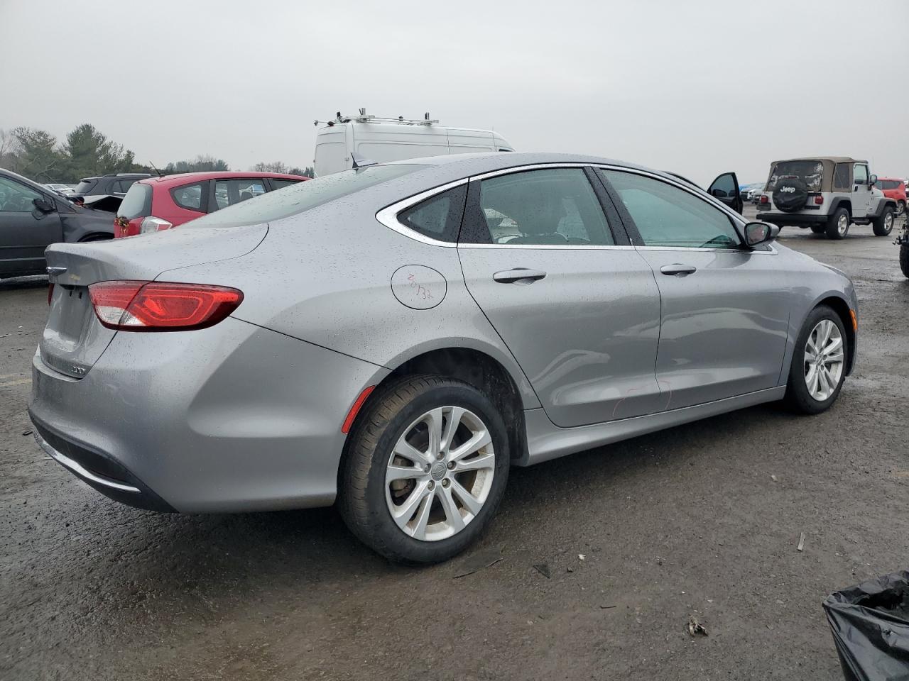 2016 Chrysler 200 - Image 3
