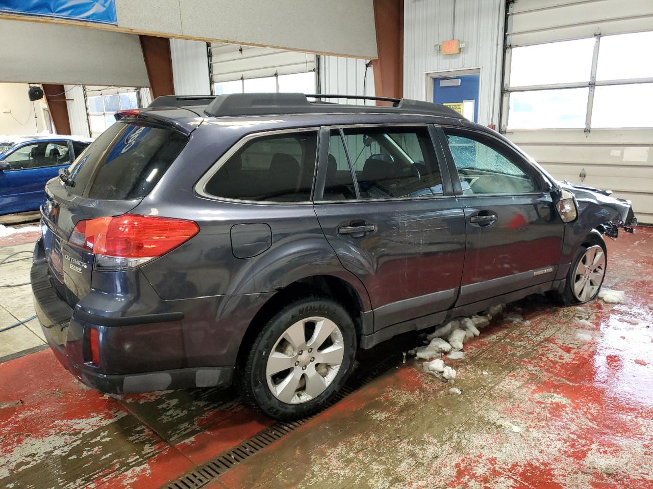 2010 Subaru Outback - Image 3