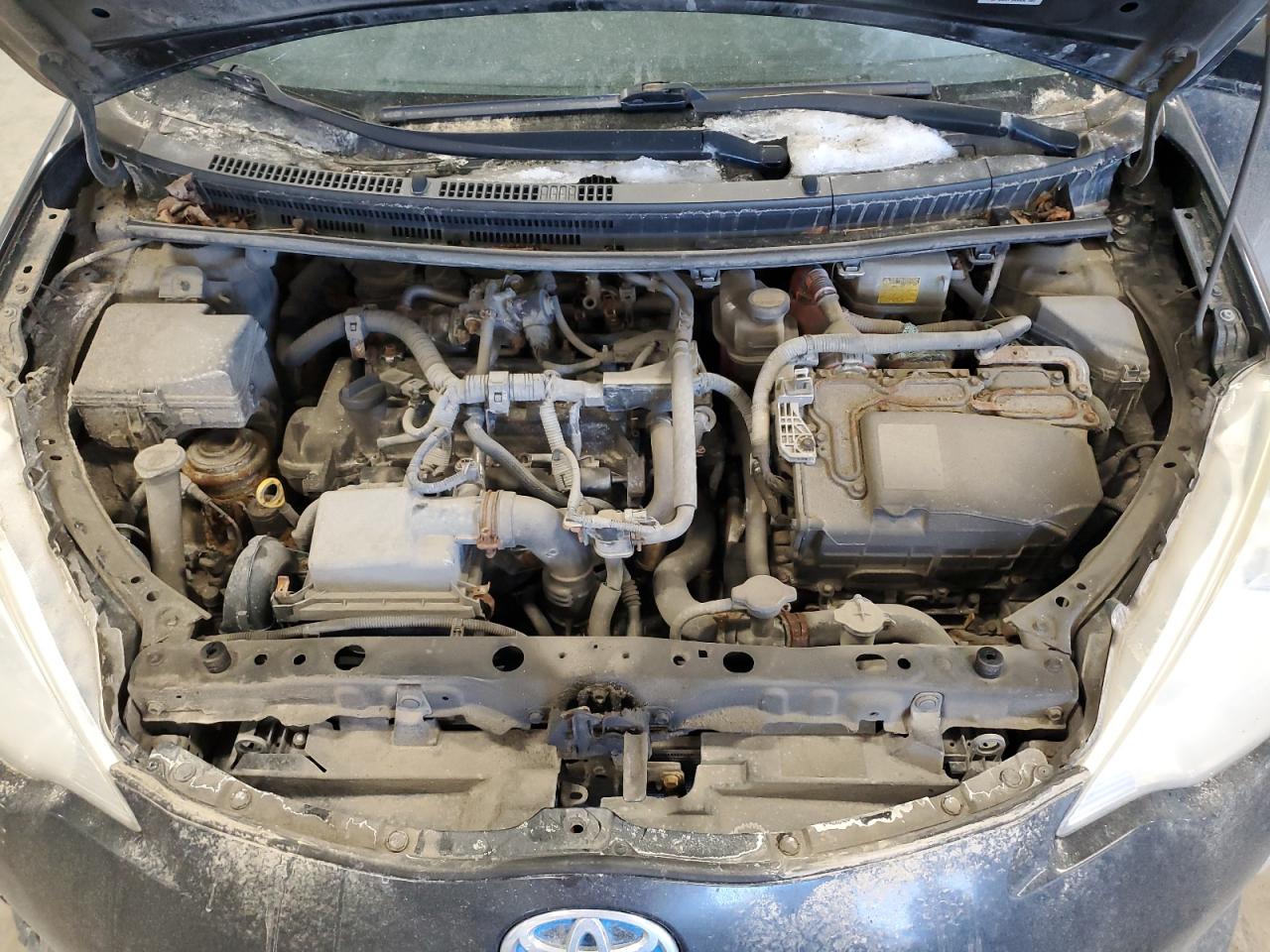 2013 Toyota Prius - Image 11