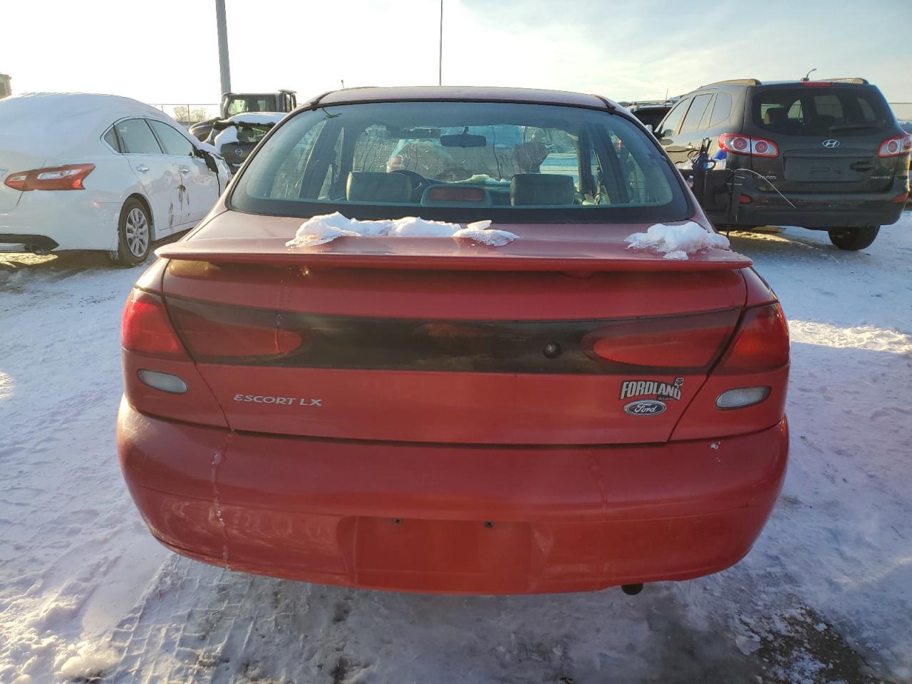 1998 Ford Escort Lx VIN: 1FAFP10P2WW303270 Lot: 87588365