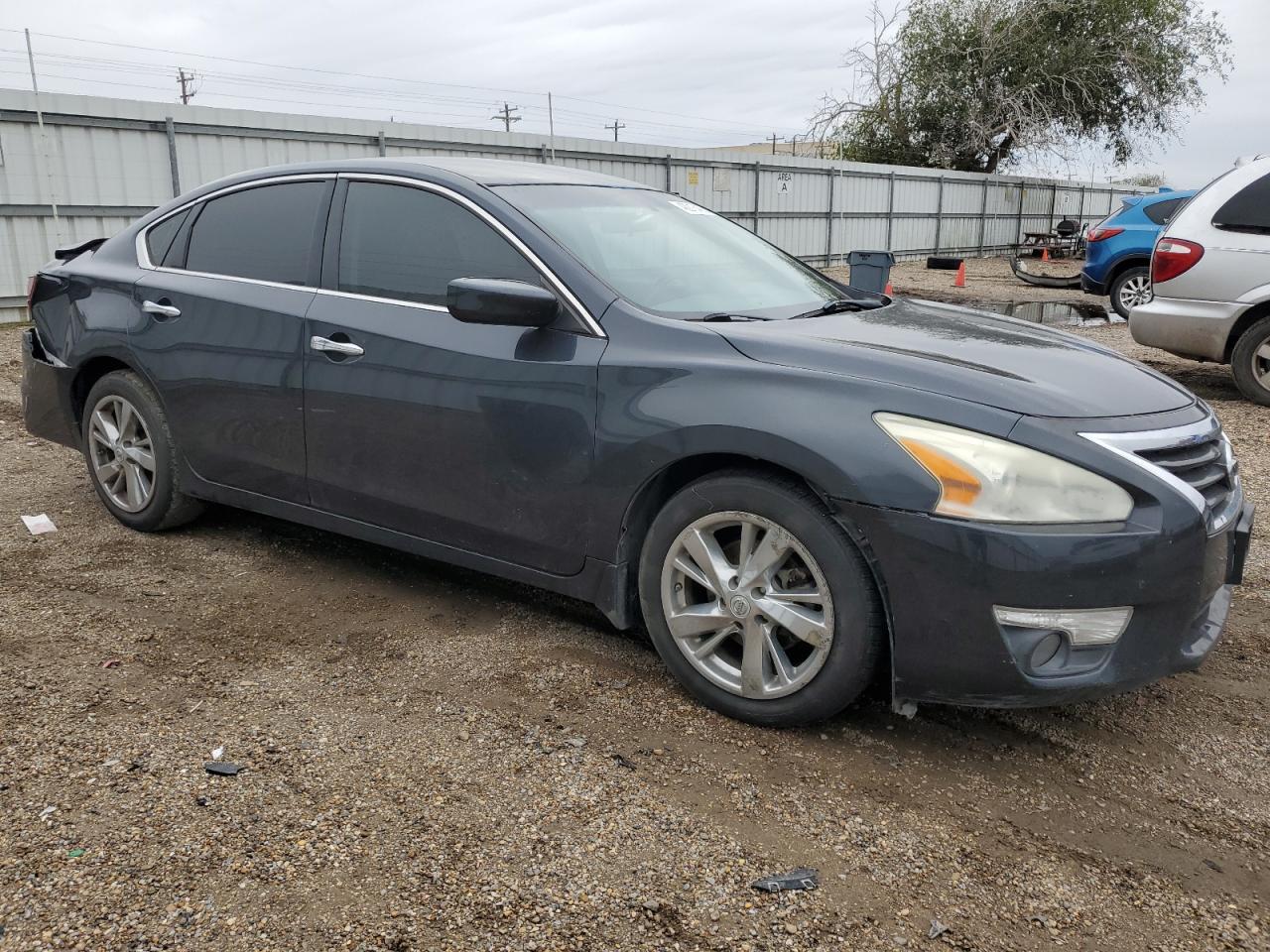 2015 Nissan Altima - Image 4