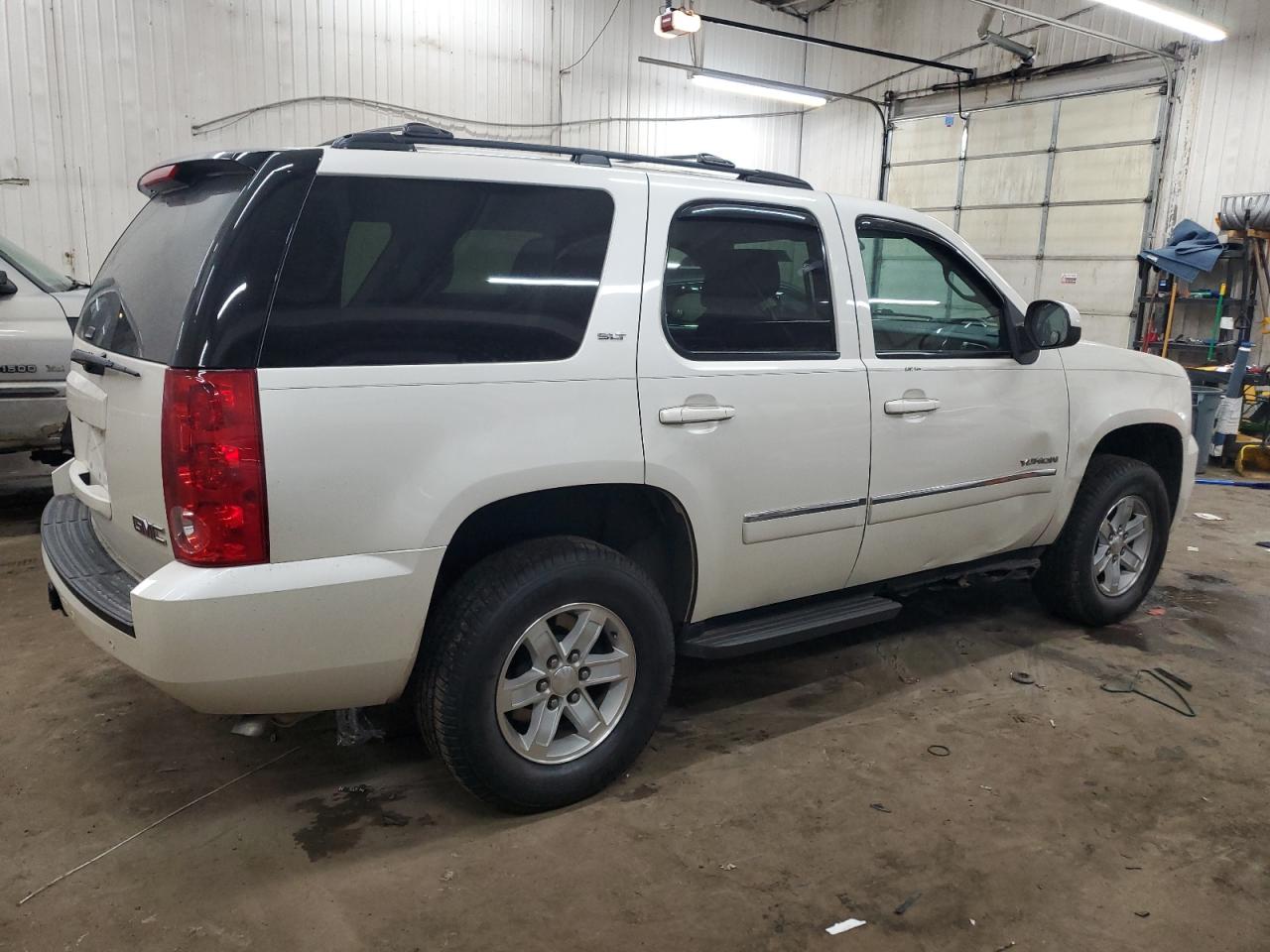 2012 GMC Yukon - Image 3