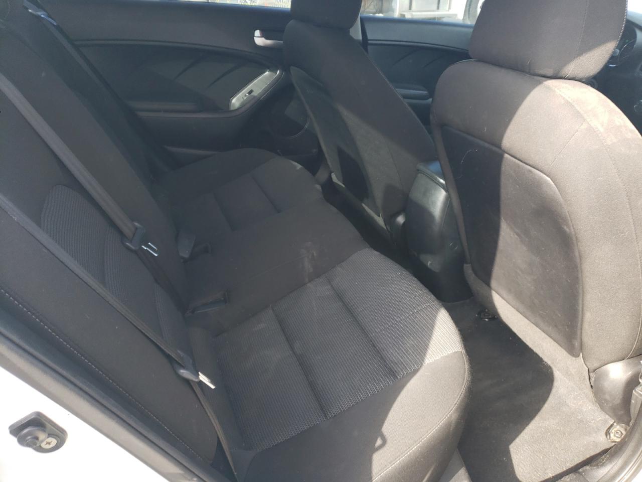 2017 Kia Forte - Image 11