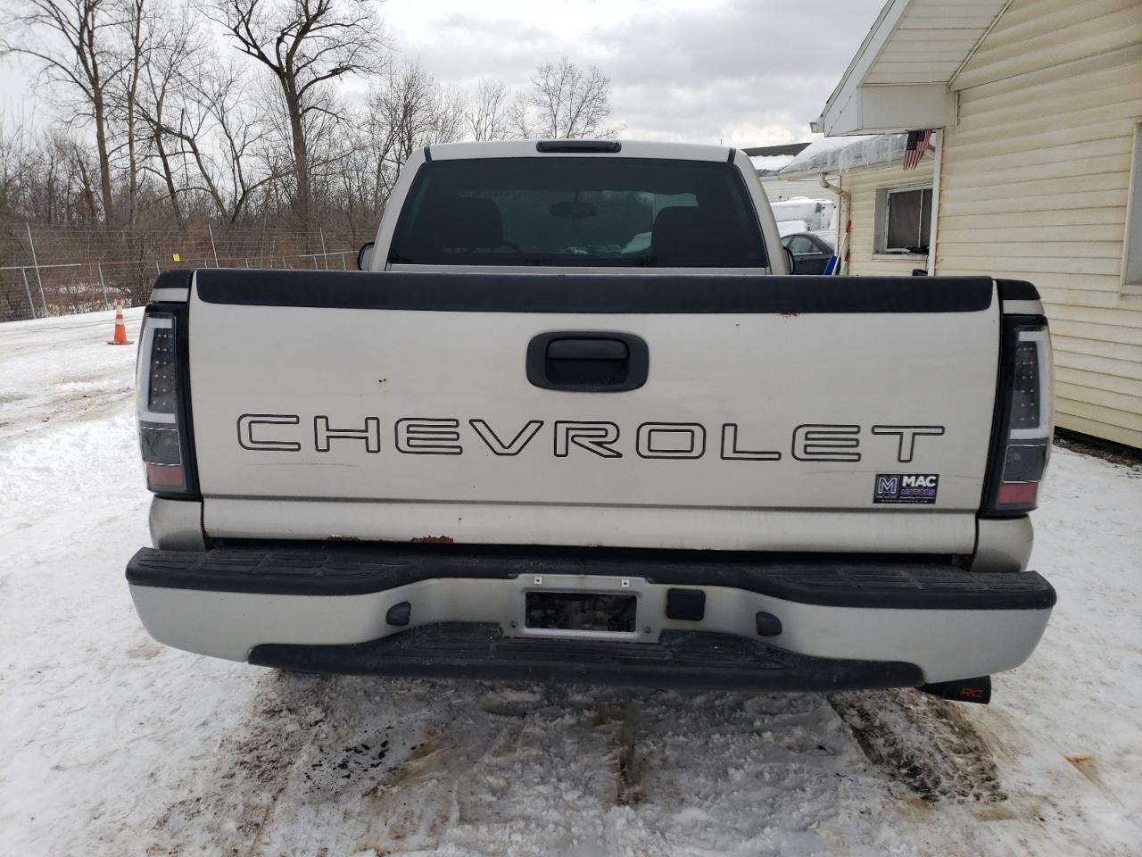 2007 Chevrolet Silverado - Image 6