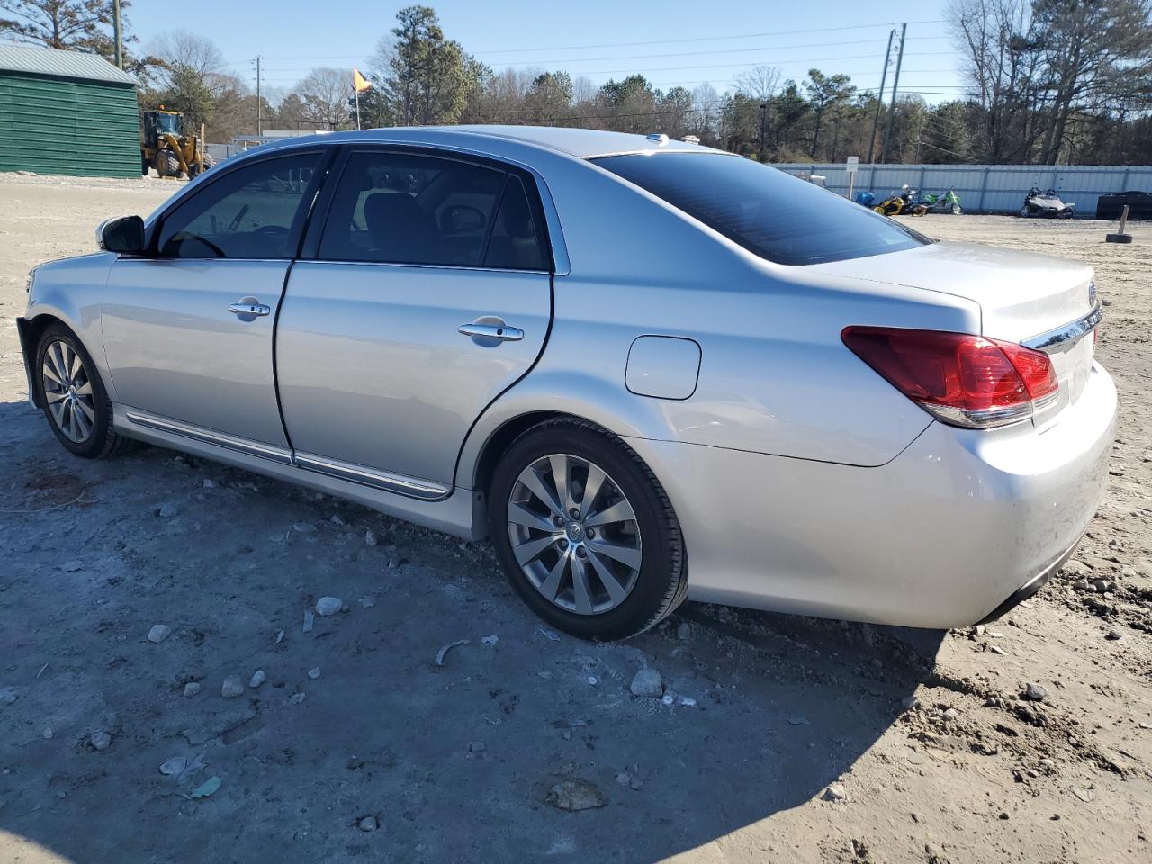 2011 Toyota Avalon - Image 2